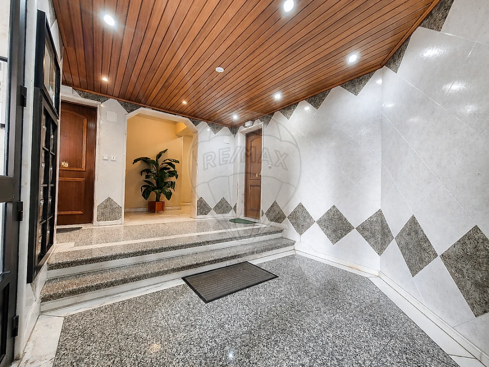 Apartamento T3 para Venda em Póvoa de Santa Iria e Forte da Casa Foto 29