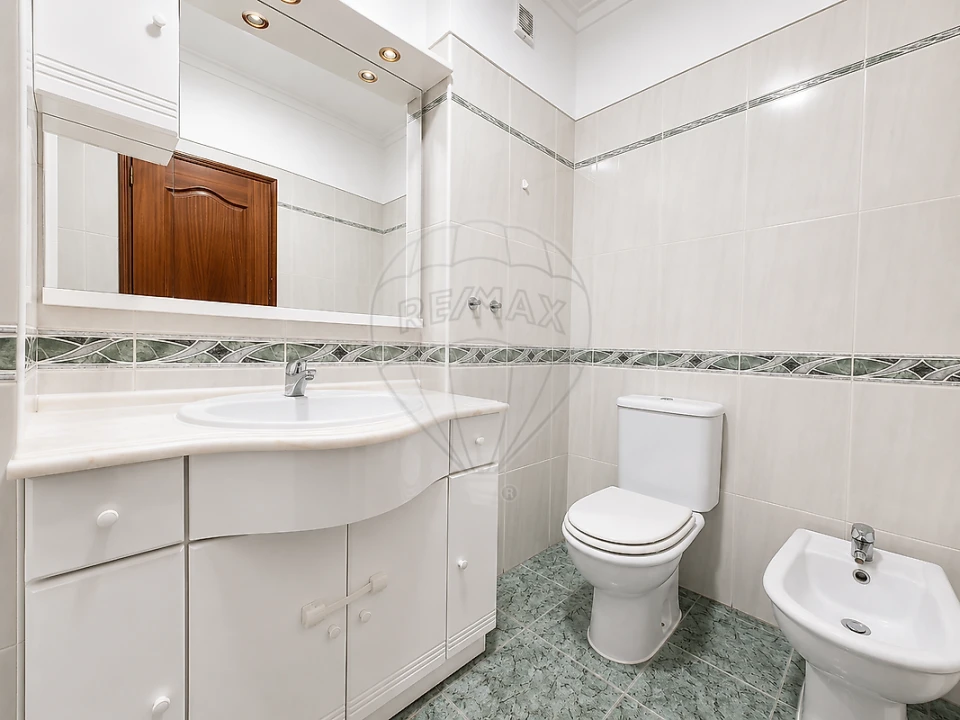 Apartamento T3 para Venda em Póvoa de Santa Iria e Forte da Casa Foto 48