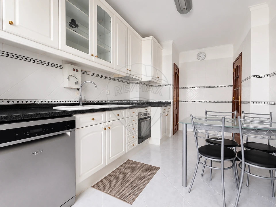Apartamento T3 para Venda em Póvoa de Santa Iria e Forte da Casa Foto 24