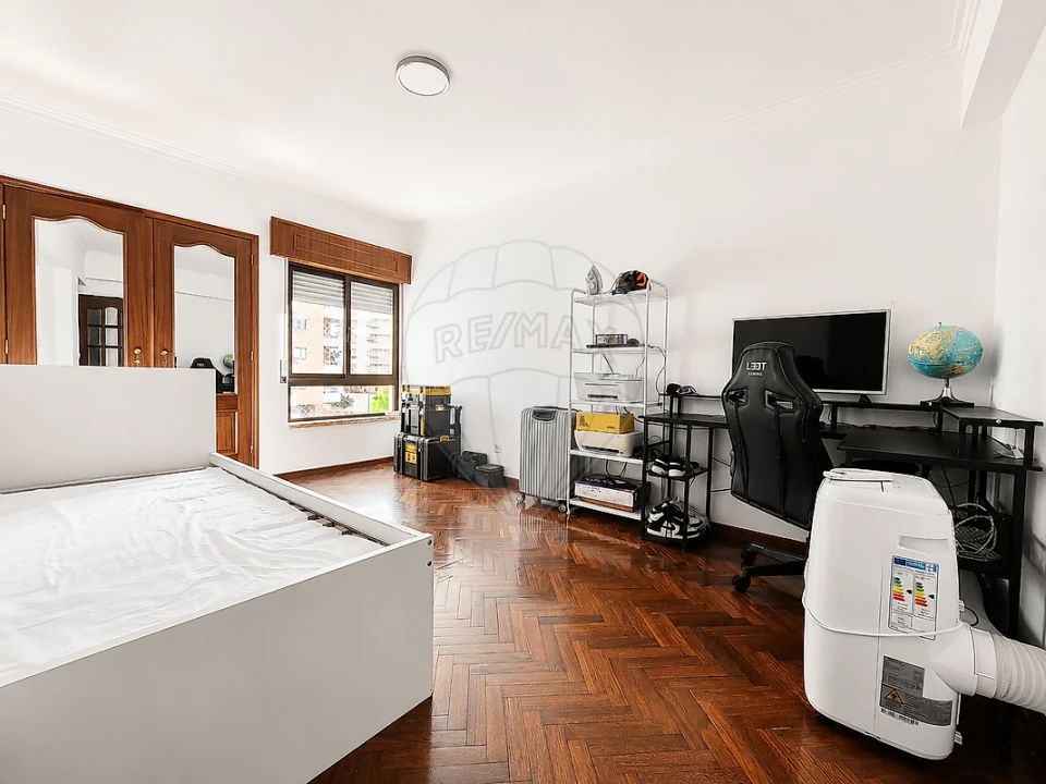 Apartamento T3 para Venda em Póvoa de Santa Iria e Forte da Casa Foto 30