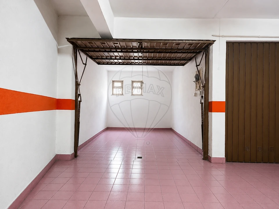 Apartamento T3 para Venda em Póvoa de Santa Iria e Forte da Casa Foto 3