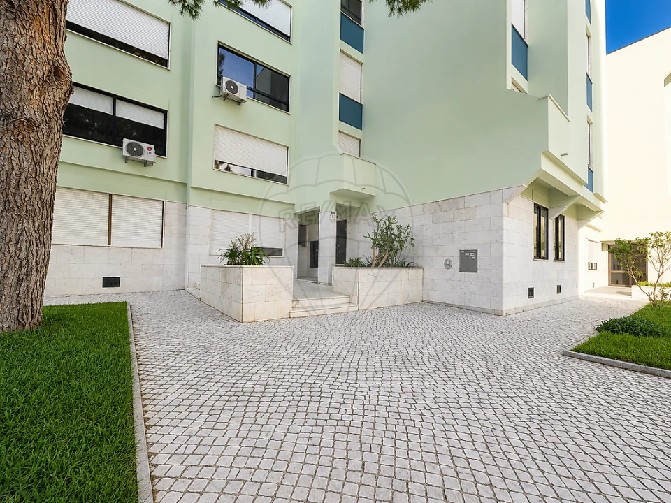 Apartamento T3 para Venda em Póvoa de Santa Iria e Forte da Casa Foto 7