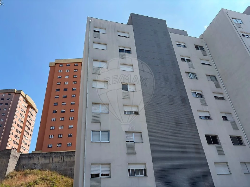 Apartamento T3 para Venda em Vilar de Andorinho Foto 1
