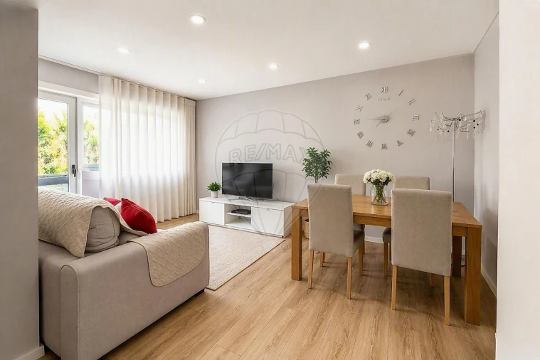 Apartamento T3 para Venda em Vilar de Andorinho Foto 3
