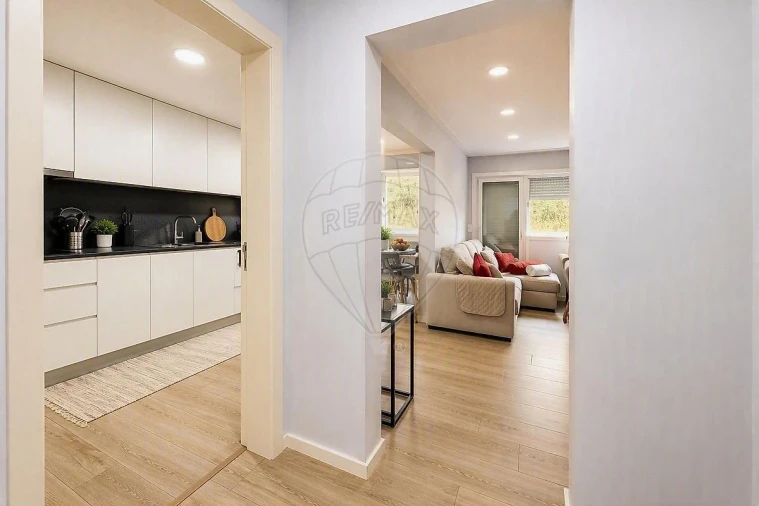 Apartamento T3 para Venda em Vilar de Andorinho Foto 2