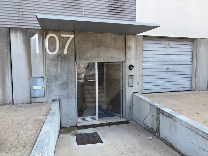 Apartamento T3 para Venda em Vilar de Andorinho Foto 2