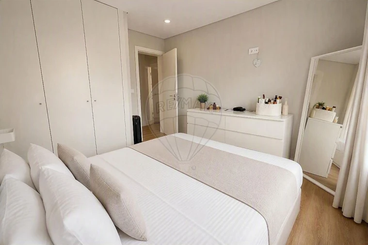 Apartamento T3 para Venda em Vilar de Andorinho Foto 7