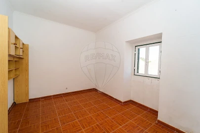 Moradia T2 para Venda em Sapataria