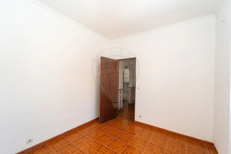 Moradia T2 para Venda em Sapataria Foto 4