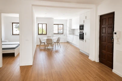 Apartamento T2 para Arrendamento em Azambuja
