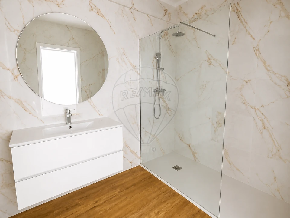 Apartamento T2 para Arrendamento em Azambuja Foto 19