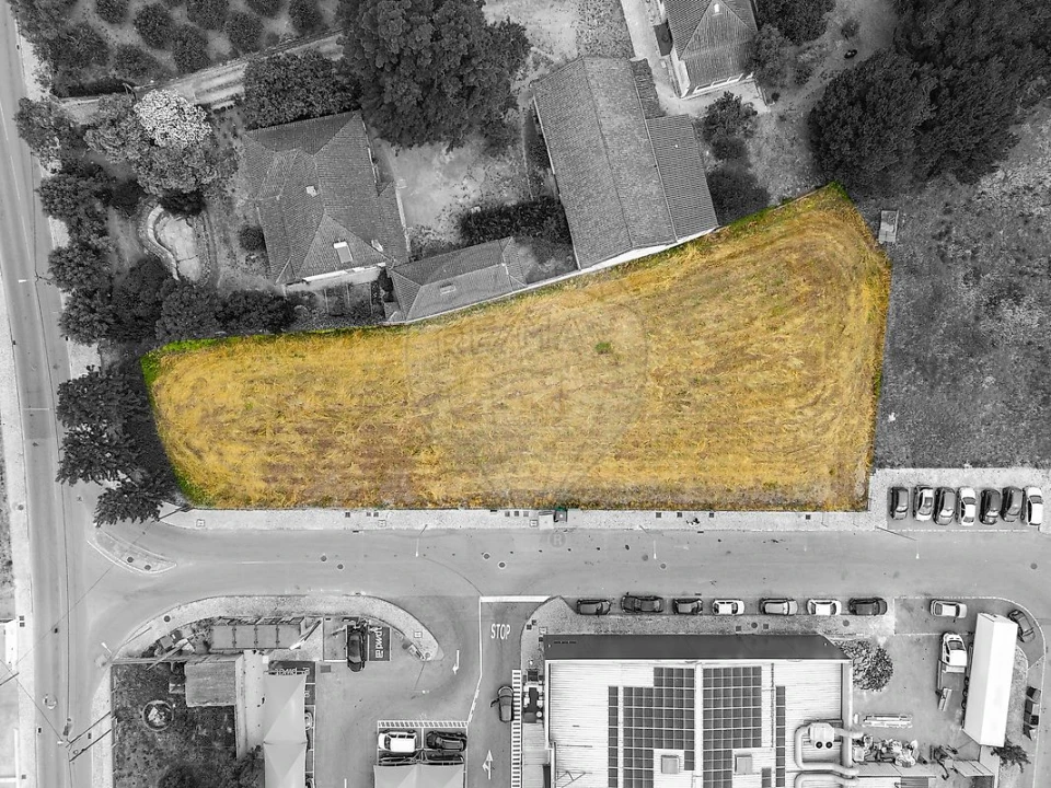 Terreno para Venda em Aveiras de Cima Foto 1