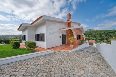 Moradia T5 para Venda em Maiorga