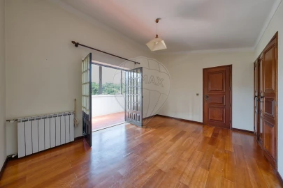Moradia T5 para Venda em Maiorga
