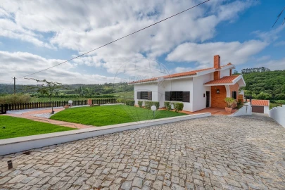 Moradia T5 para Venda em Maiorga