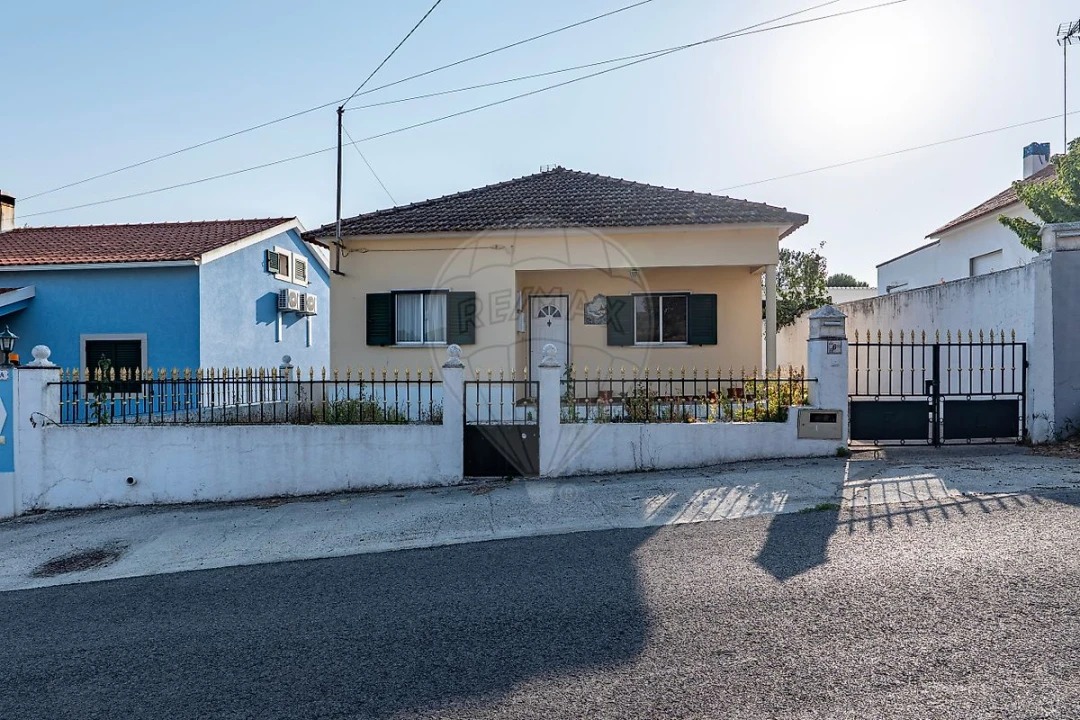 Moradia T3 para Venda em São João da Ribeira e Ribeira de São João Foto 42