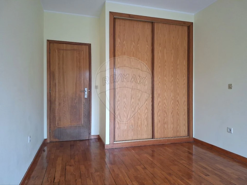Apartamento T2 para Venda em Cidade da Maia Foto 9