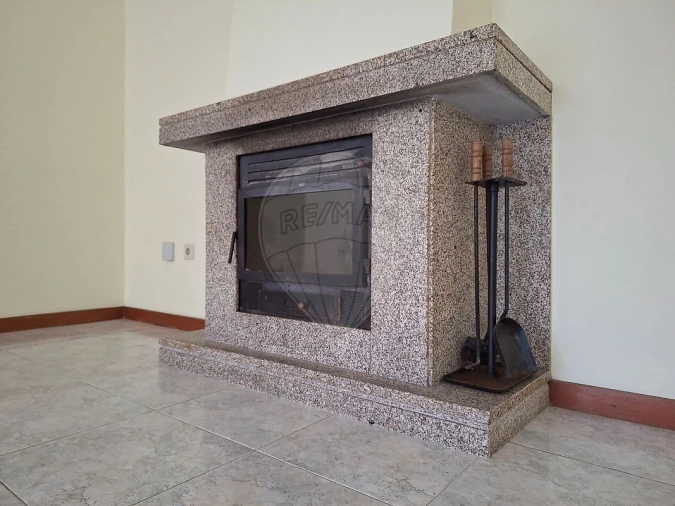 Apartamento T2 para Venda em Cidade da Maia Foto 2