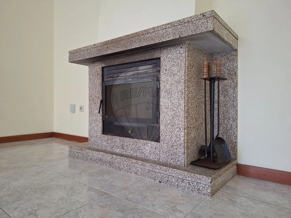Apartamento T2 para Venda em Cidade da Maia Foto 2