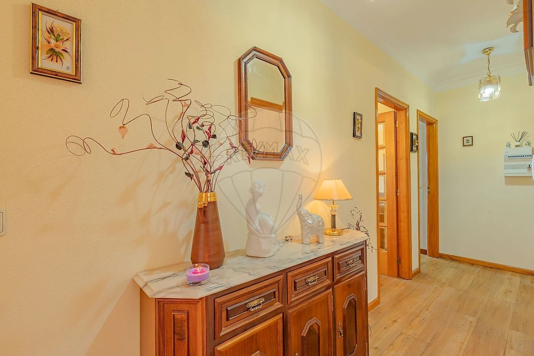 Apartamento T2 para Venda em Oliveira do Douro Foto 17