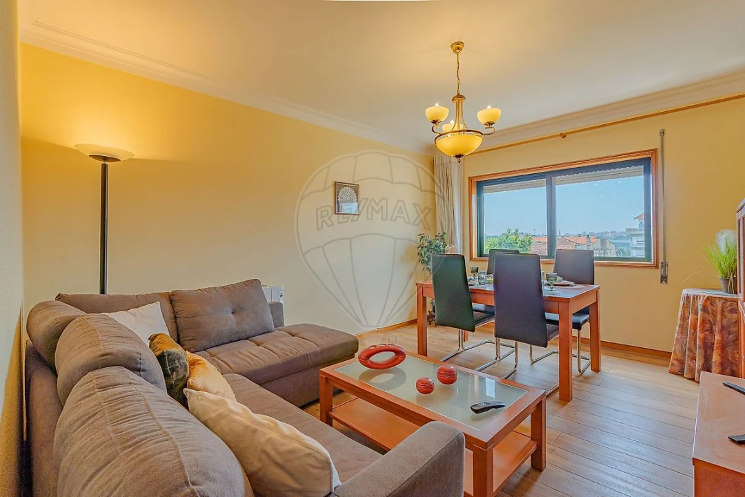 Apartamento T2 para Venda em Oliveira do Douro Foto 1