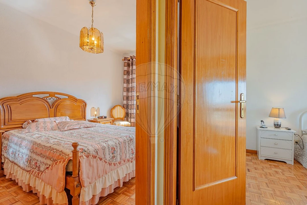 Apartamento T2 para Venda em Oliveira do Douro Foto 11