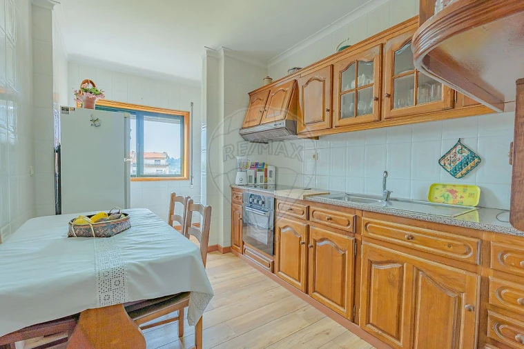 Apartamento T2 para Venda em Oliveira do Douro Foto 6