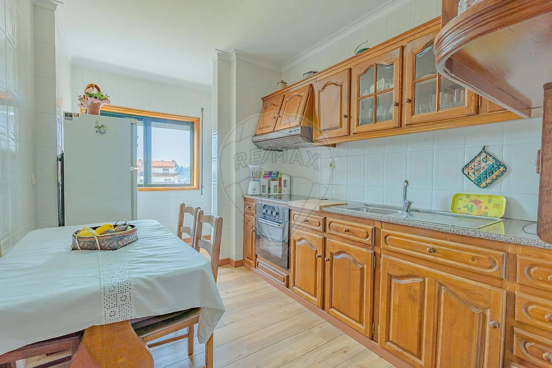 Apartamento T2 para Venda em Oliveira do Douro Foto 6