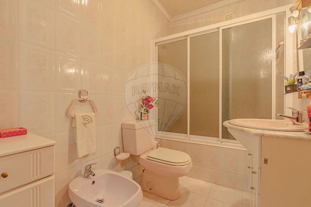 Apartamento T2 para Venda em Oliveira do Douro Foto 9
