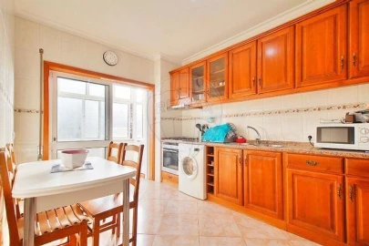 Apartamento T2 para Venda em Campo e Sobrado