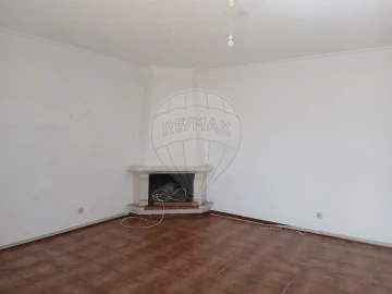 Apartamento T3 para Arrendamento em São Martinho do Bispo e Ribeira de Frades