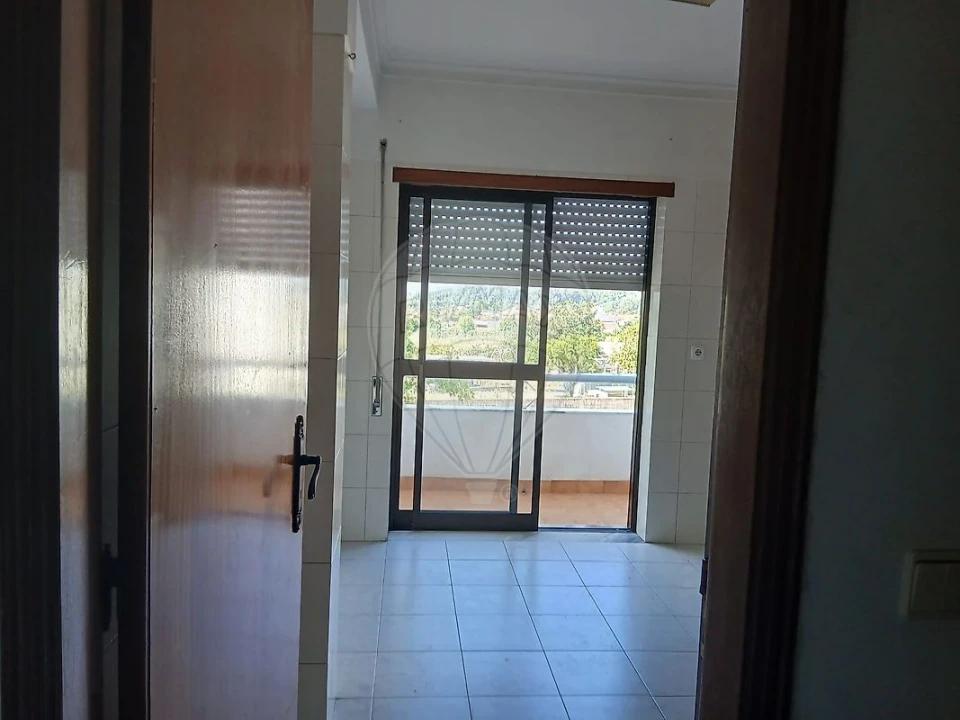 Apartamento T3 para Arrendamento em São Martinho do Bispo e Ribeira de Frades Foto 2