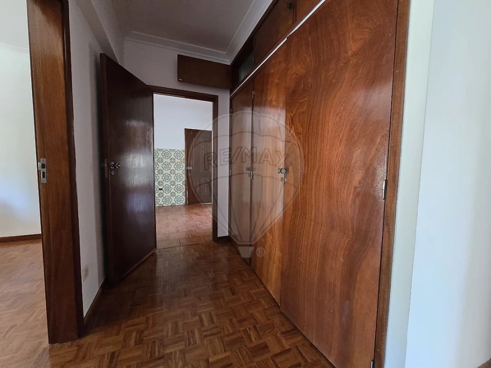 Apartamento T3 para Arrendamento em Santa Clara e Castelo Viegas Foto 8
