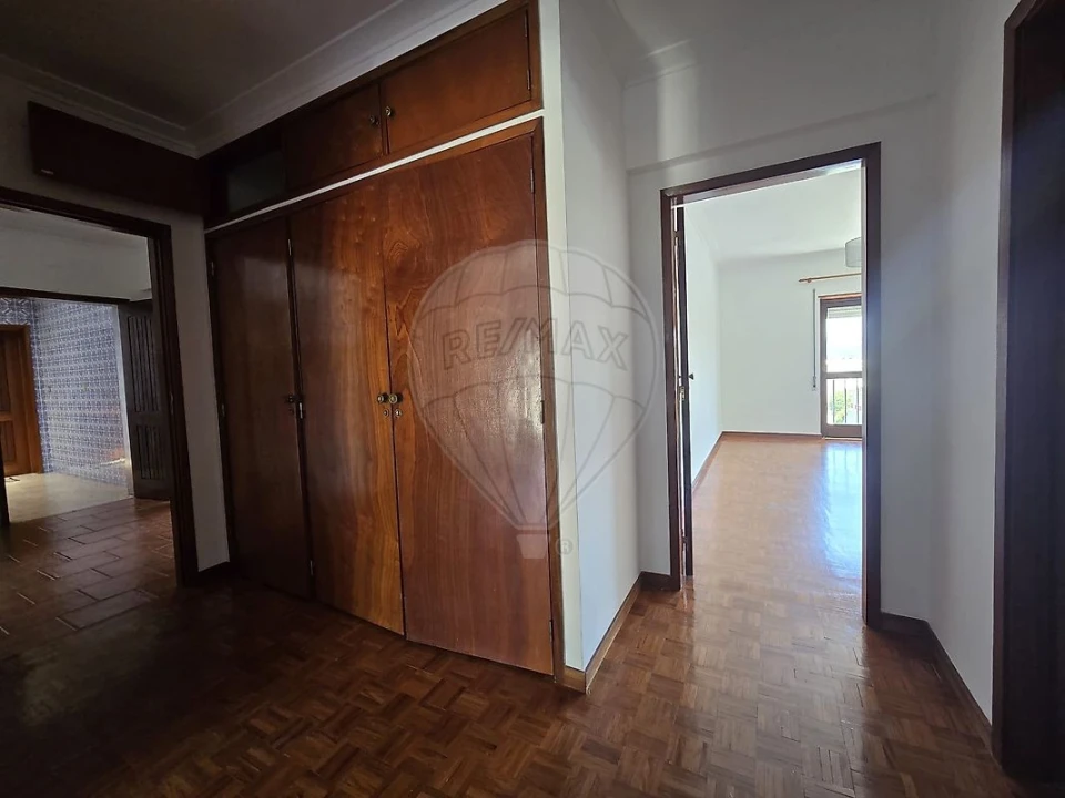 Apartamento T3 para Arrendamento em Santa Clara e Castelo Viegas Foto 17