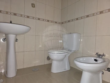 Apartamento T3 para Arrendamento em Santa Clara e Castelo Viegas