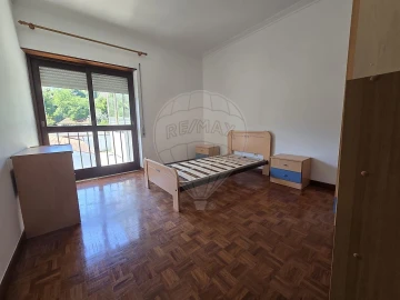 Apartamento T3 para Arrendamento em Santa Clara e Castelo Viegas