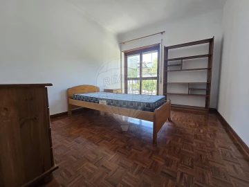 Apartamento T3 para Arrendamento em Santa Clara e Castelo Viegas