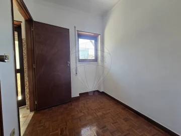 Apartamento T3 para Arrendamento em Santa Clara e Castelo Viegas