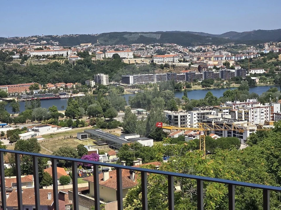 Apartamento T3 para Arrendamento em Santa Clara e Castelo Viegas Foto 30