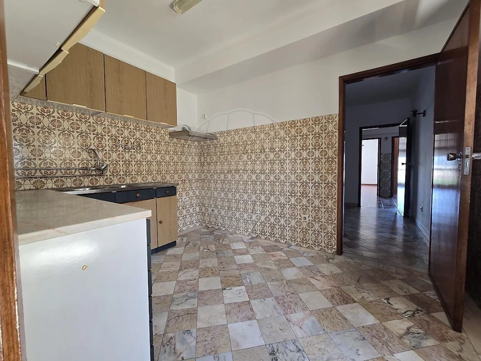 Apartamento T3 para Arrendamento em Santa Clara e Castelo Viegas Foto 19