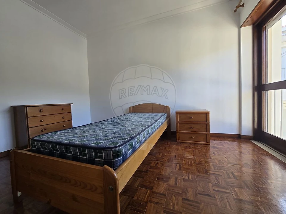 Apartamento T3 para Arrendamento em Santa Clara e Castelo Viegas Foto 14