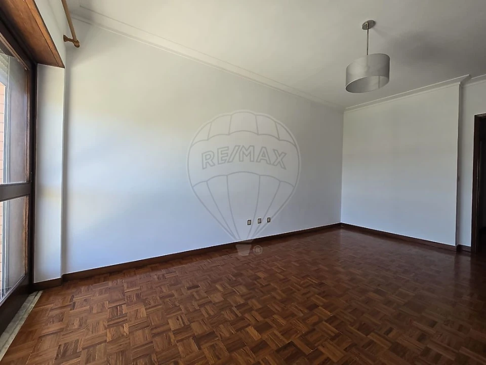 Apartamento T3 para Arrendamento em Santa Clara e Castelo Viegas Foto 7