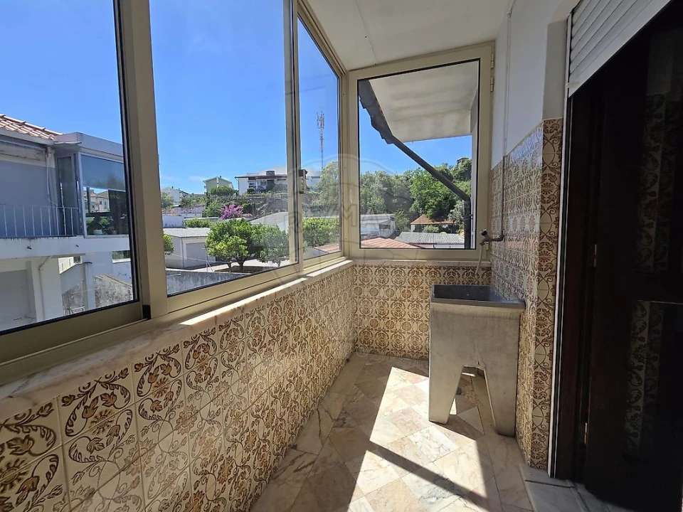 Apartamento T3 para Arrendamento em Santa Clara e Castelo Viegas Foto 21