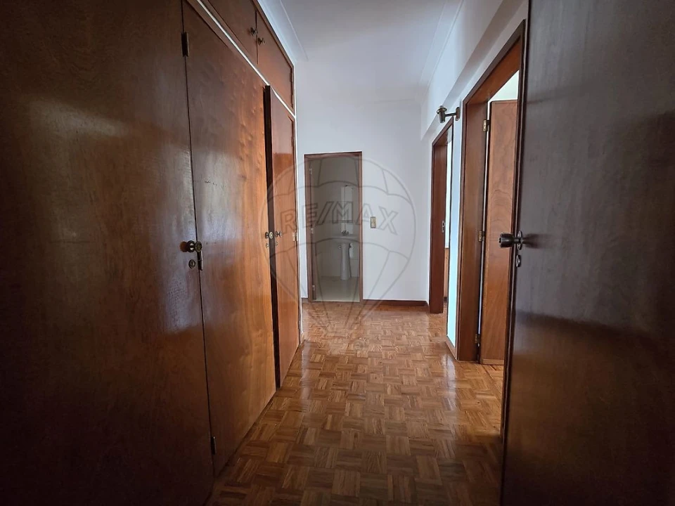 Apartamento T3 para Arrendamento em Santa Clara e Castelo Viegas Foto 25