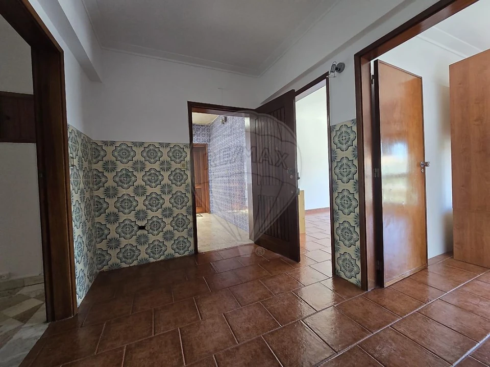 Apartamento T3 para Arrendamento em Santa Clara e Castelo Viegas Foto 26