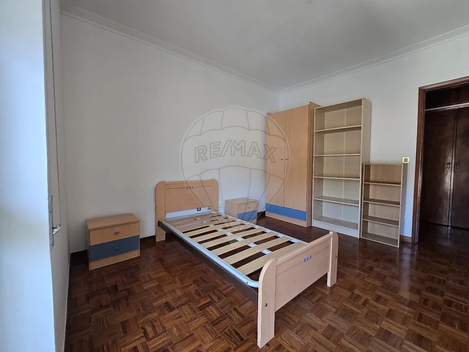 Apartamento T3 para Arrendamento em Santa Clara e Castelo Viegas Foto 16