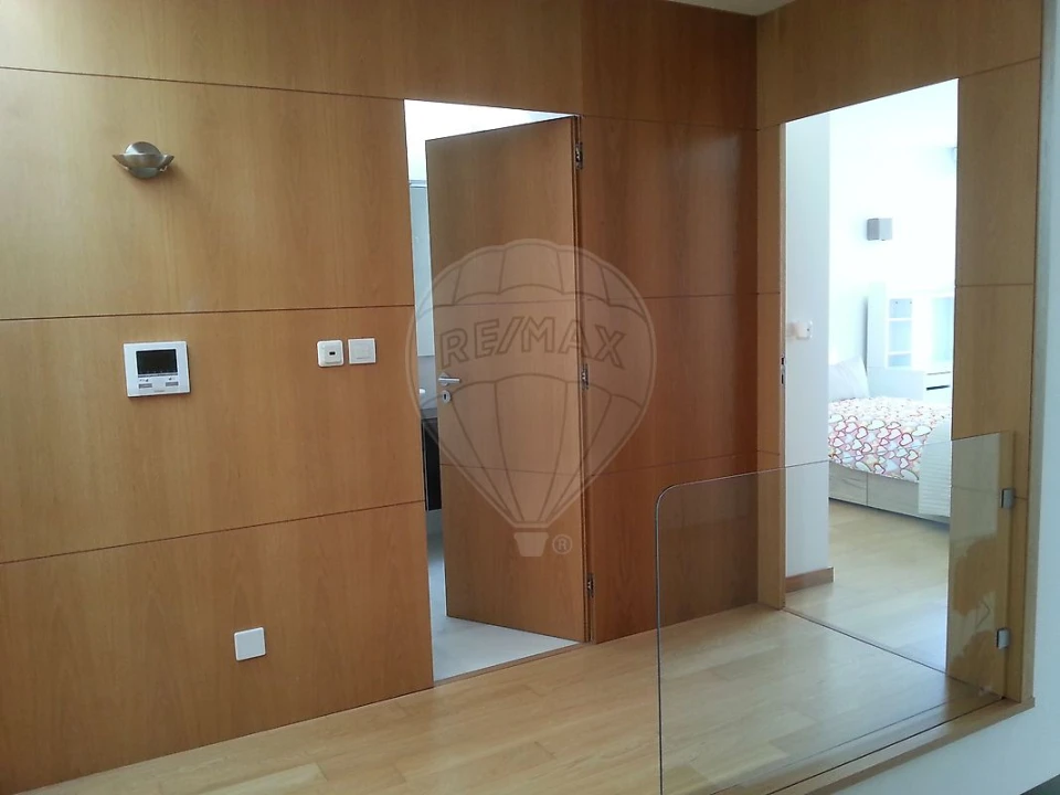 Moradia T5 para Arrendamento em Carnaxide e Queijas Foto 33