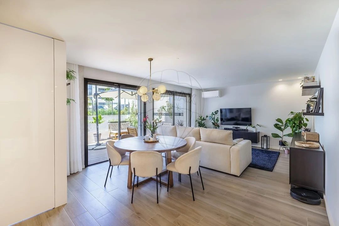 Apartamento T2 para Venda em Oliveira do Douro Foto 1