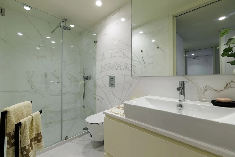 Apartamento T2 para Venda em Oliveira do Douro Foto 29