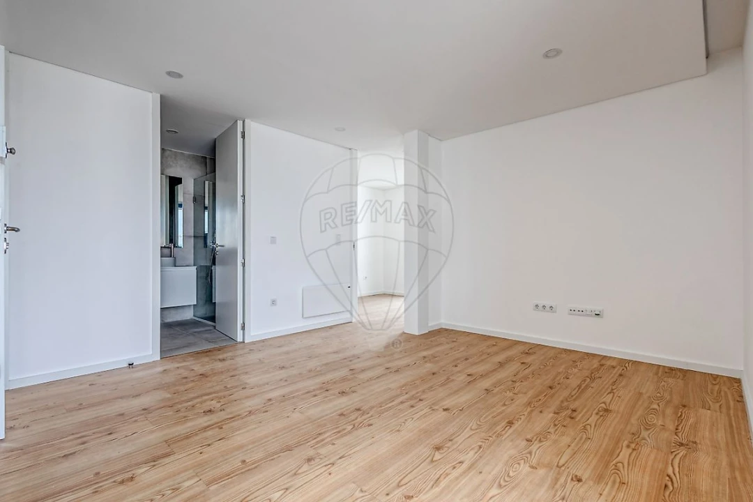 Apartamento T1 para Arrendamento em Paranhos Foto 26